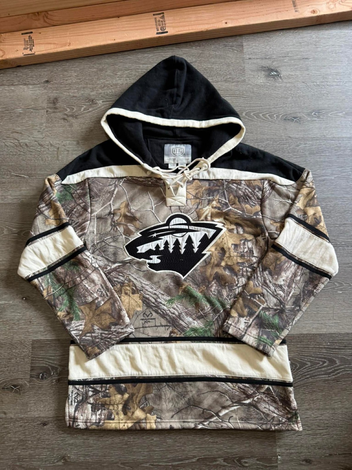 Old Time Hockey NHL Hoodie Mens Sz S Minnesota Wild Zach Parise Camo Sweatshirt
