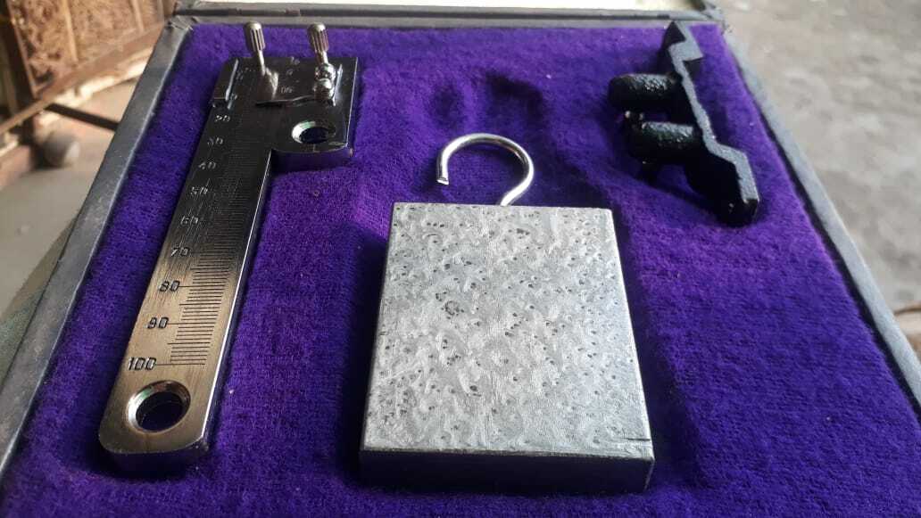 Vernier Type Young Model Apparatus. Made in India.