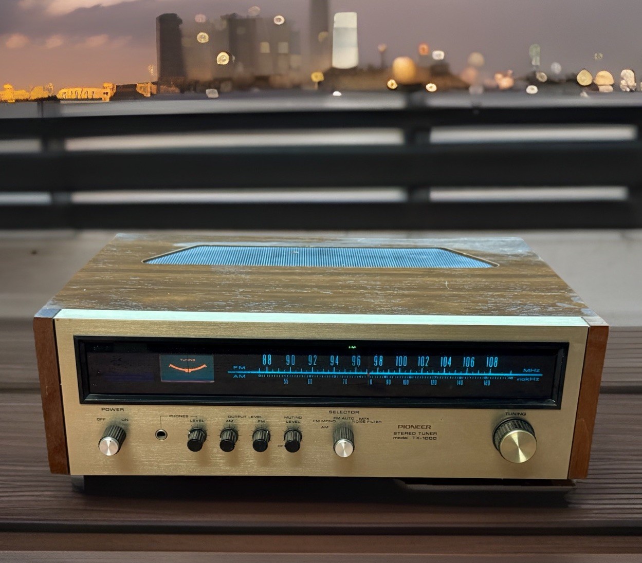 Vtg Pioneer Model TX-1000 AM/FM Stereo Tuner * Does Power On Parts Repairs