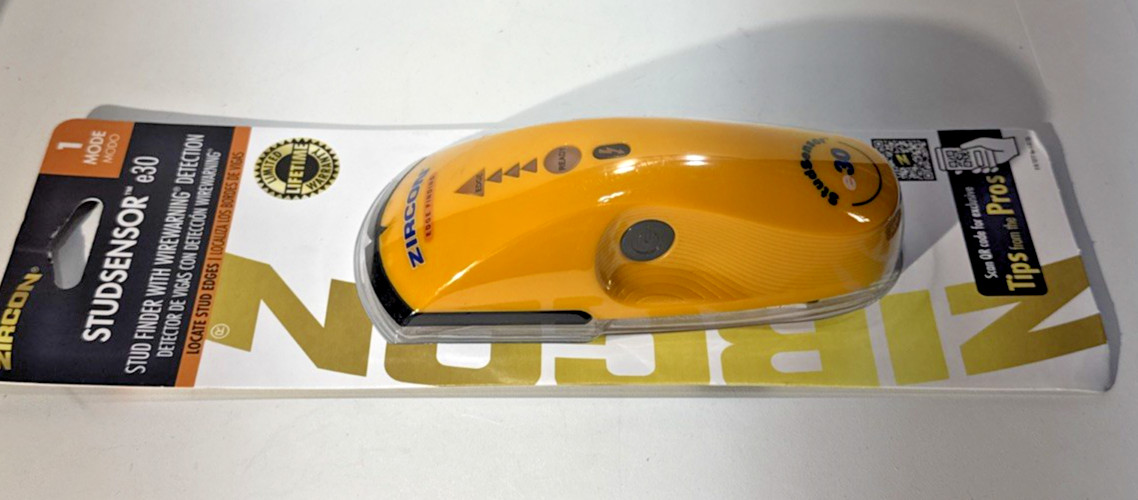 ZIRCO Studsensor E30 Electronic Edge Finding Stud Finder Wood And Metal NEW.