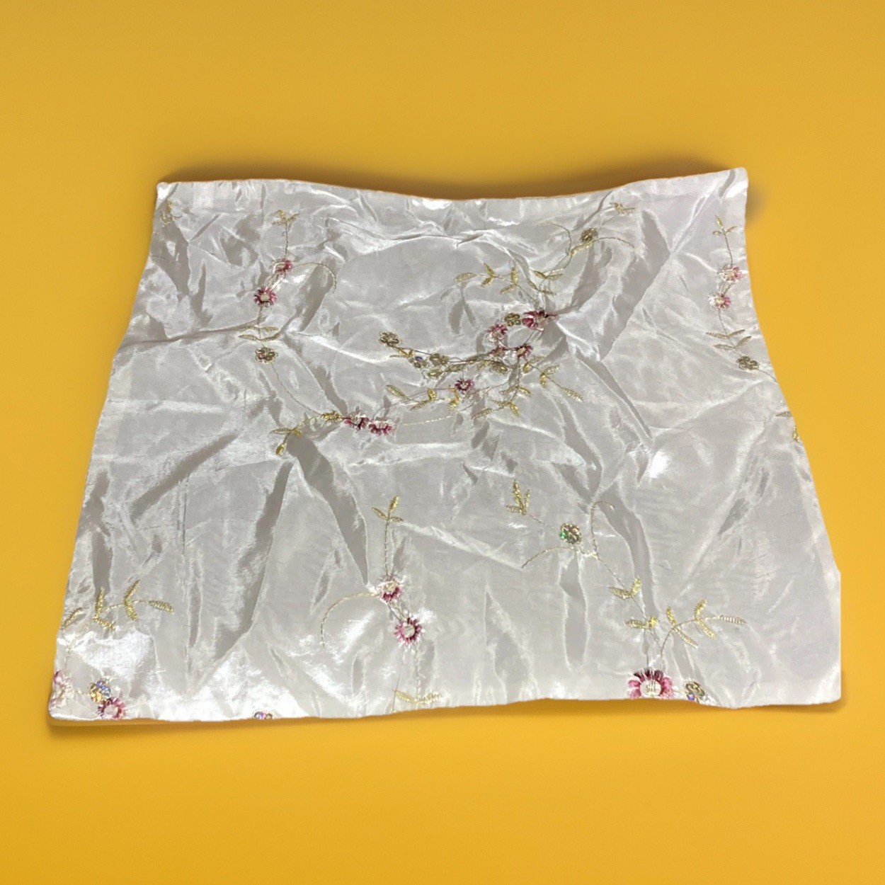 2 White Silky Sequenced Zippered Pillow Covers 18" Square
