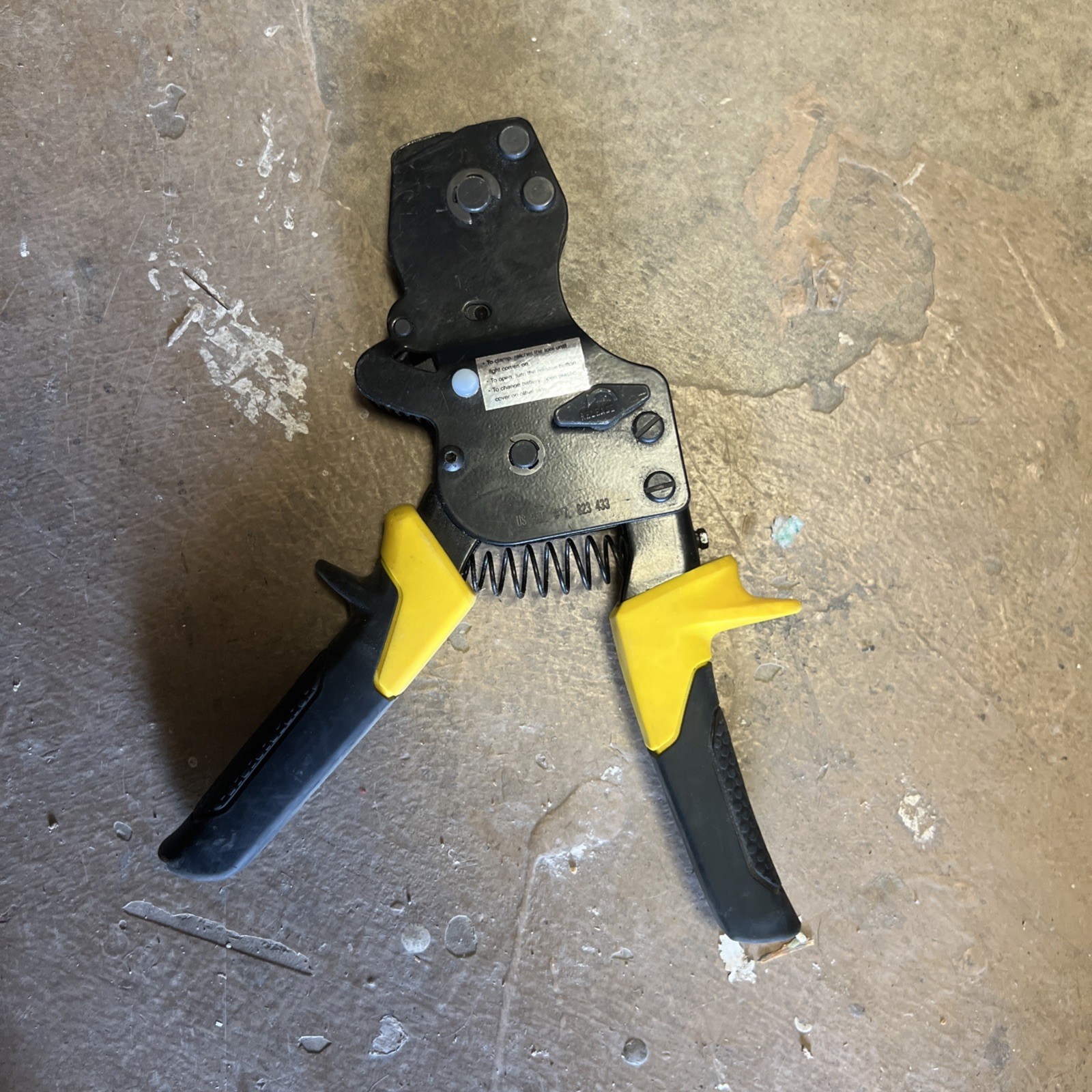 Apollo 3/8 in. to 1 in. 1-Hand PEX-B Pinch Clamp Tool