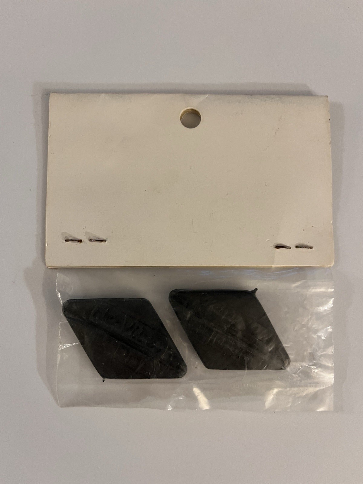 VINTAGE MERCURY ARCHERY DIAMOND SHAPED RUBBER BOW STRING SILENCERS