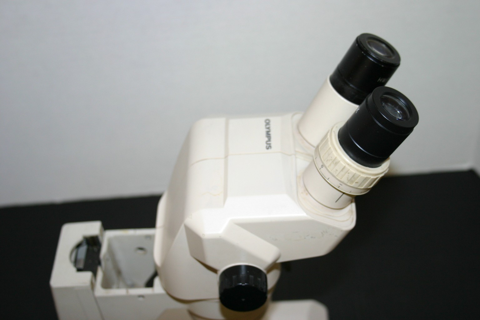 Olympus SZ-30 Stereozoom Microscope 9-40X on Nikon Desktop Nice