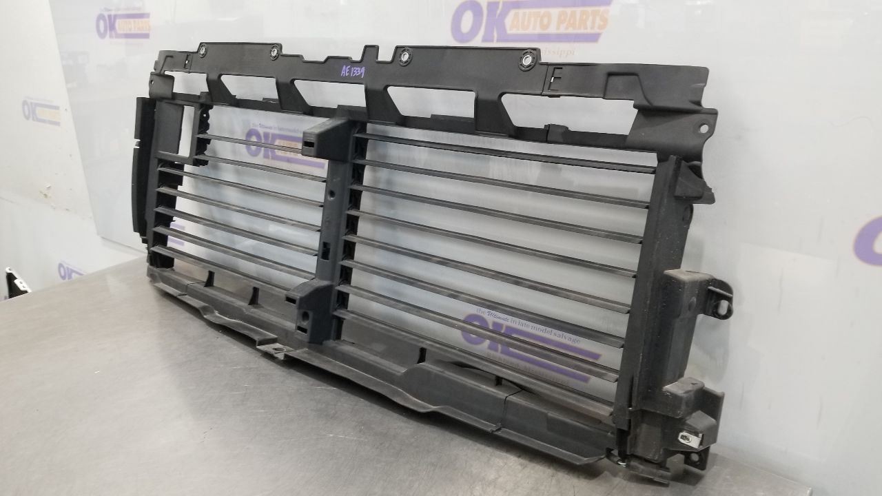 20 CHEVY SILVERADO 2500 UPPER AIR SHUTTER 6.6L DIESEL