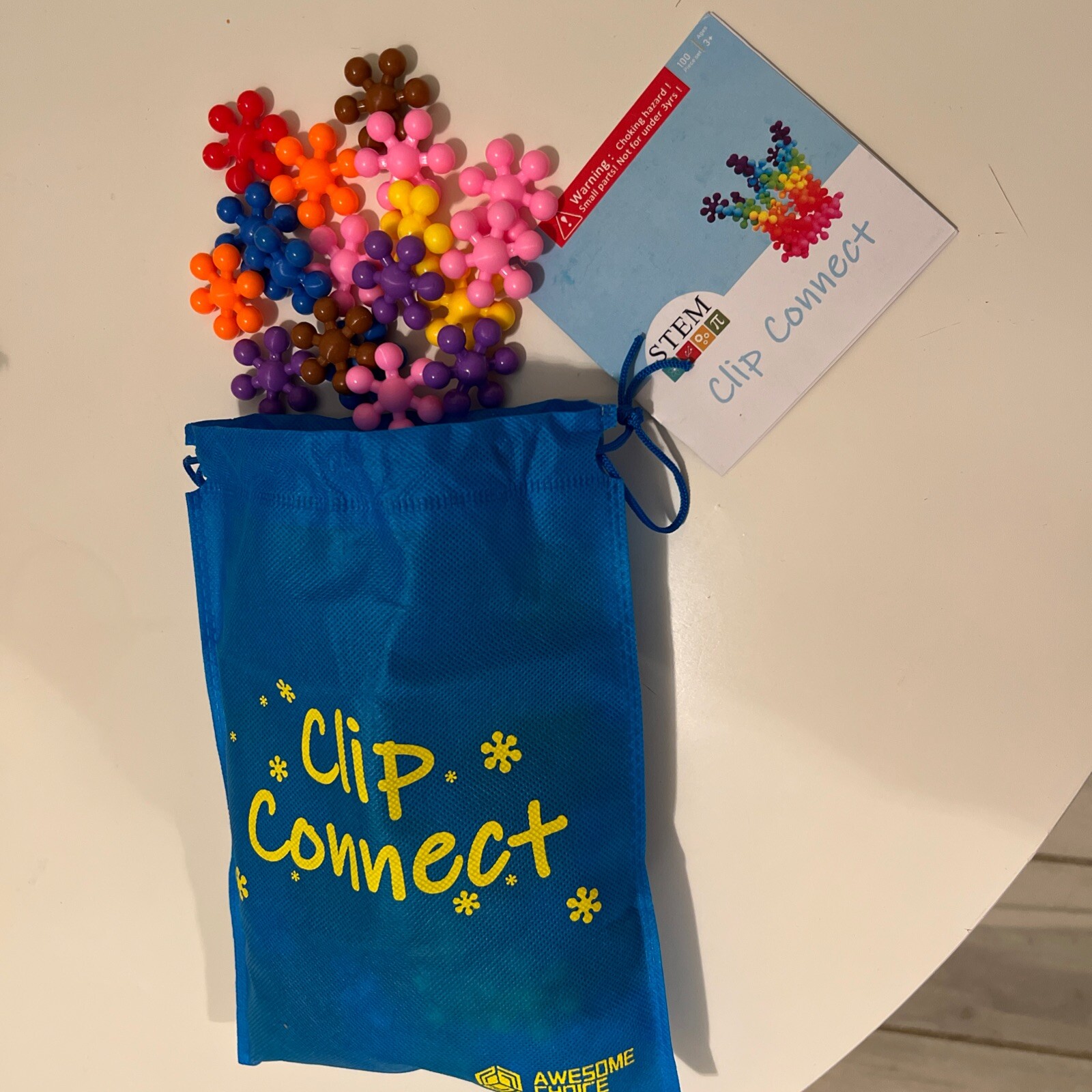 Clip Connect 100 Pieces Diameter 1.5" Interlocking Solid Plastic Brand NEW w BOX