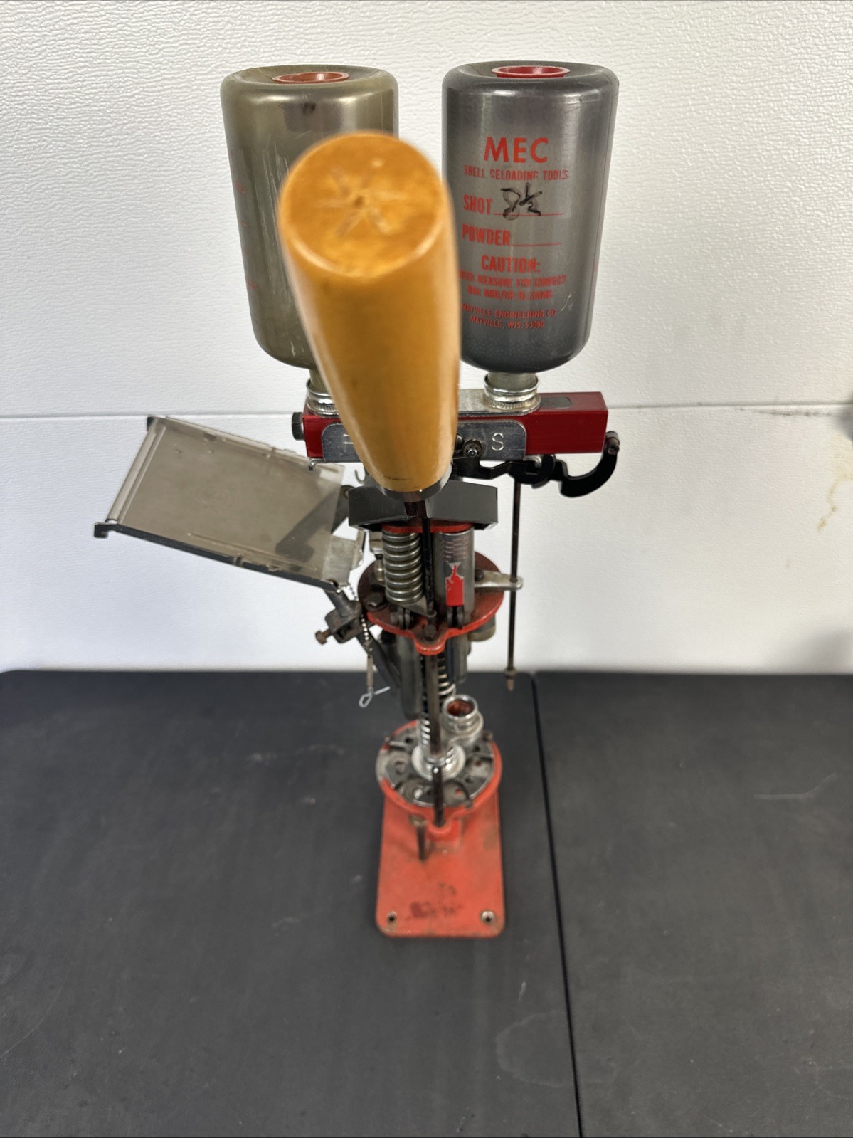 Mec 650 12 Gauge Progressive Shotshell Reloading Press with E-Z Prime Primer
