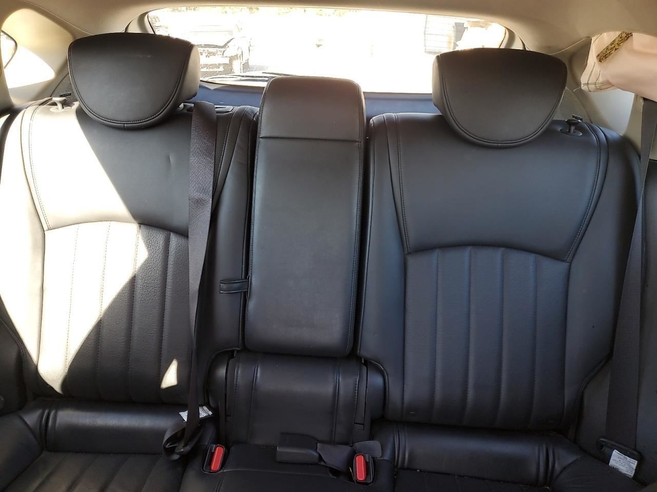 QX50 2017 Glove Box 4916089