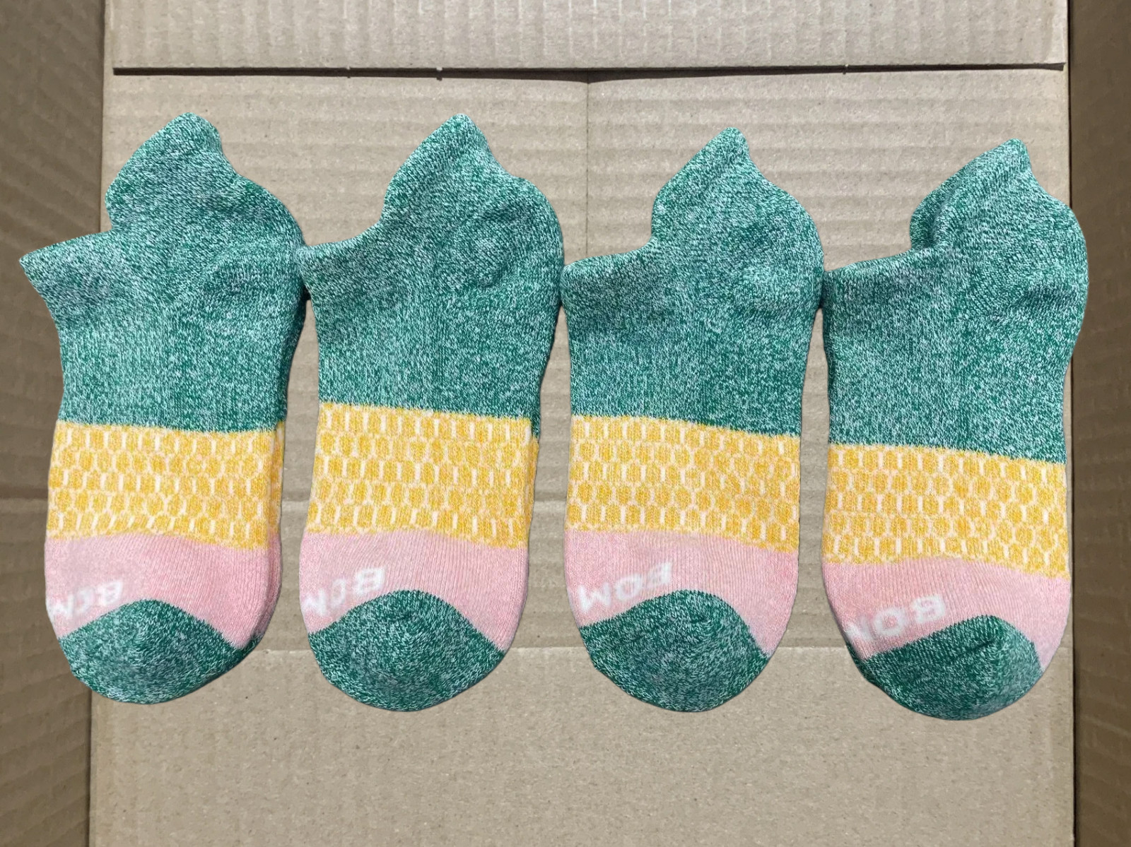 4 Pairs Bombas Women's Cushion Tri-Block Ankle socks Size Medium multicolor