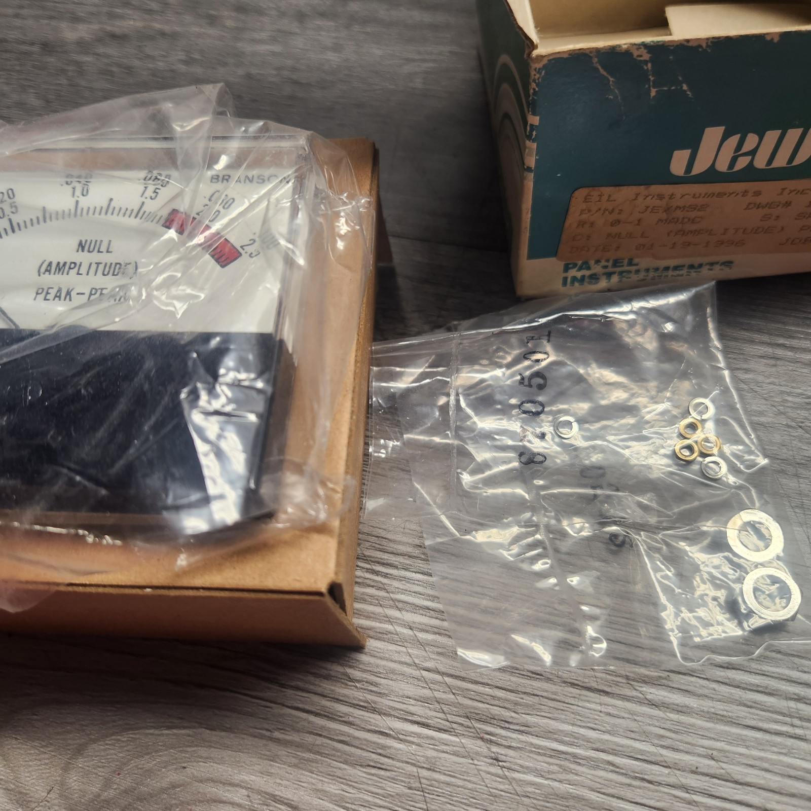 Eil Instruments JE/MS-2 Null Amplitude Peak-Peak Panel Meter Gauge
