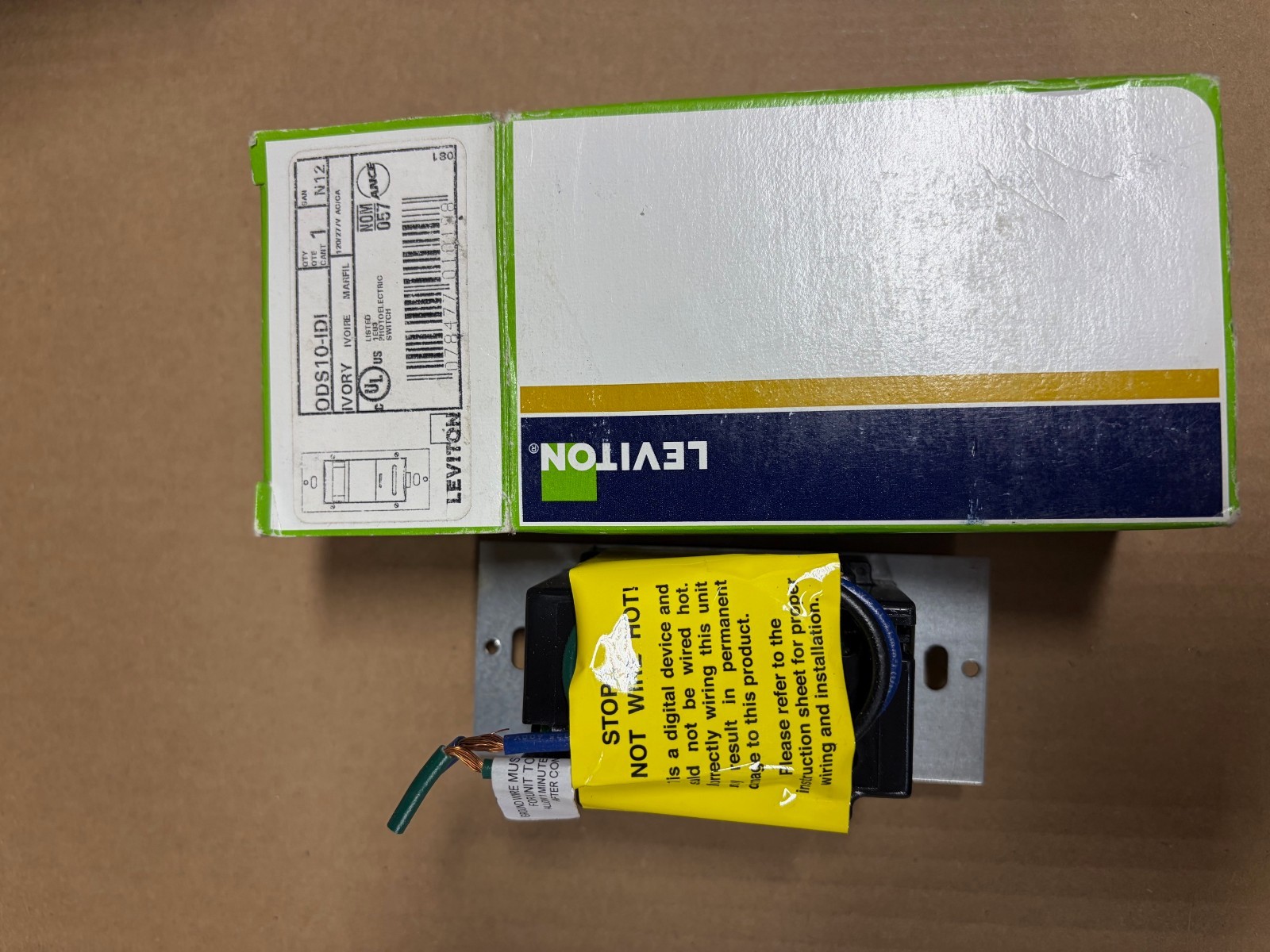 Leviton ODS10-IDI Decora 120/277V Wall Switch Occupancy Sensor - Ivory