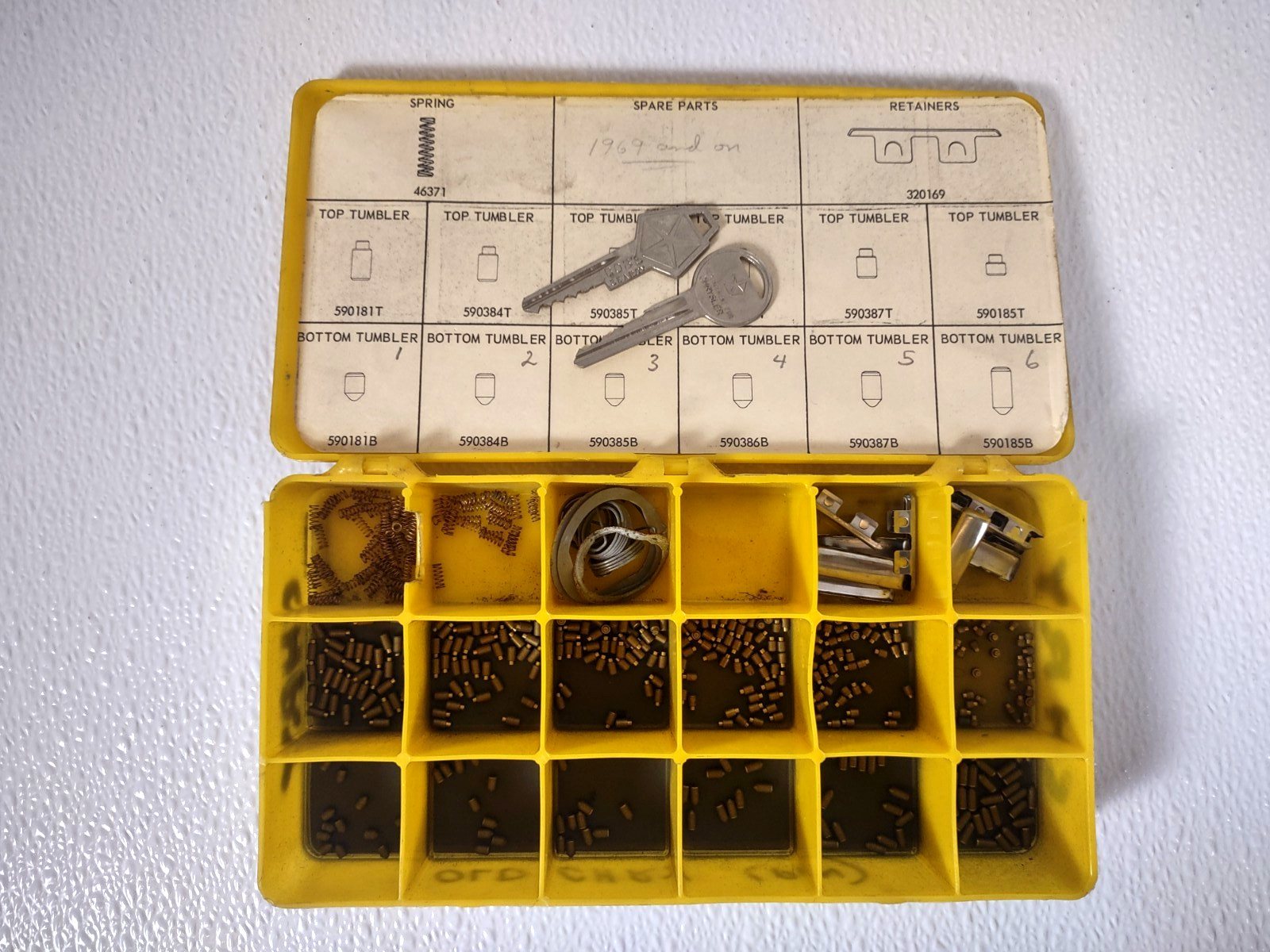 RARE Vintage Zipco Chrysler Products Service Kit CPSK-69 w/ Keys READ