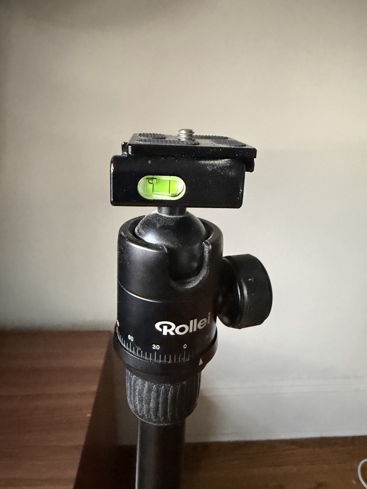 Rollei Sturdy & Lightweight Camera Black Tripod - With Travel Bag - Excellent