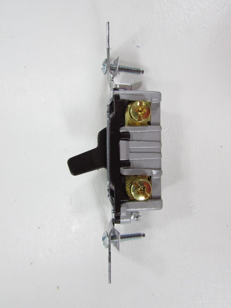 NEW COOPER 15A SINGLE POLE LIGHT SWITCH
