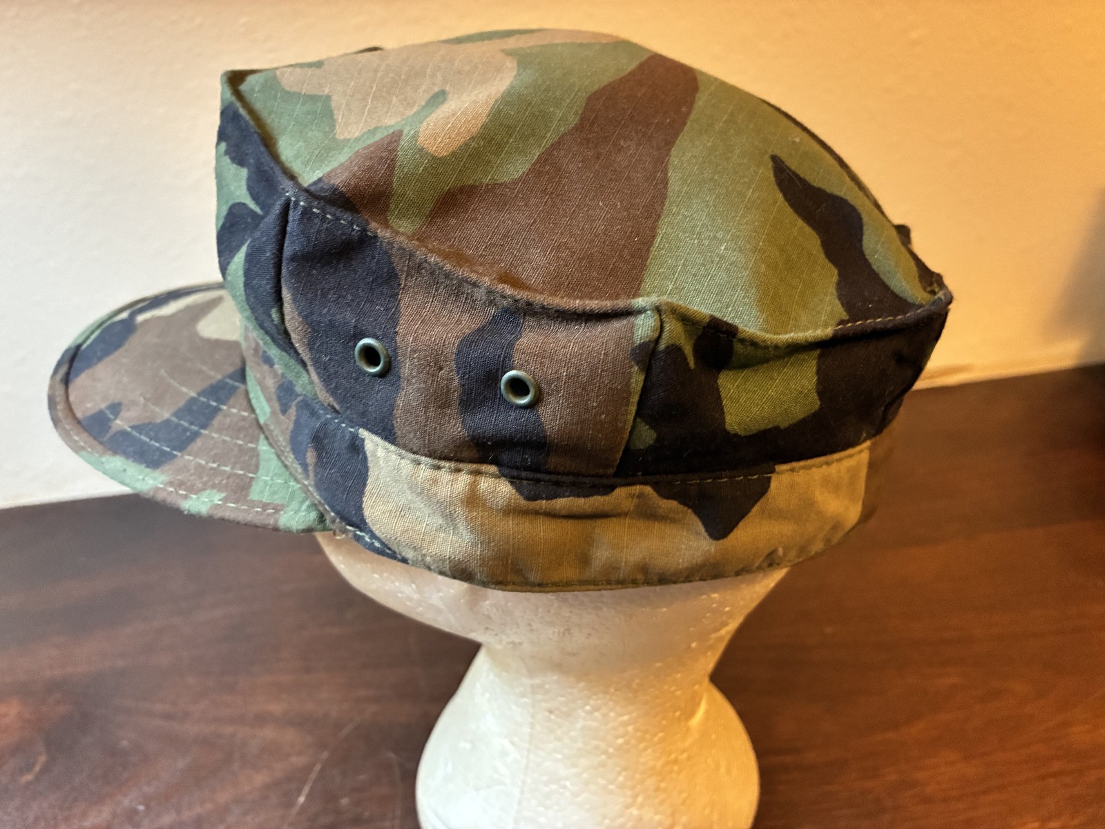 Cap, Utility, USMC, size Large w Marine Hat Badge