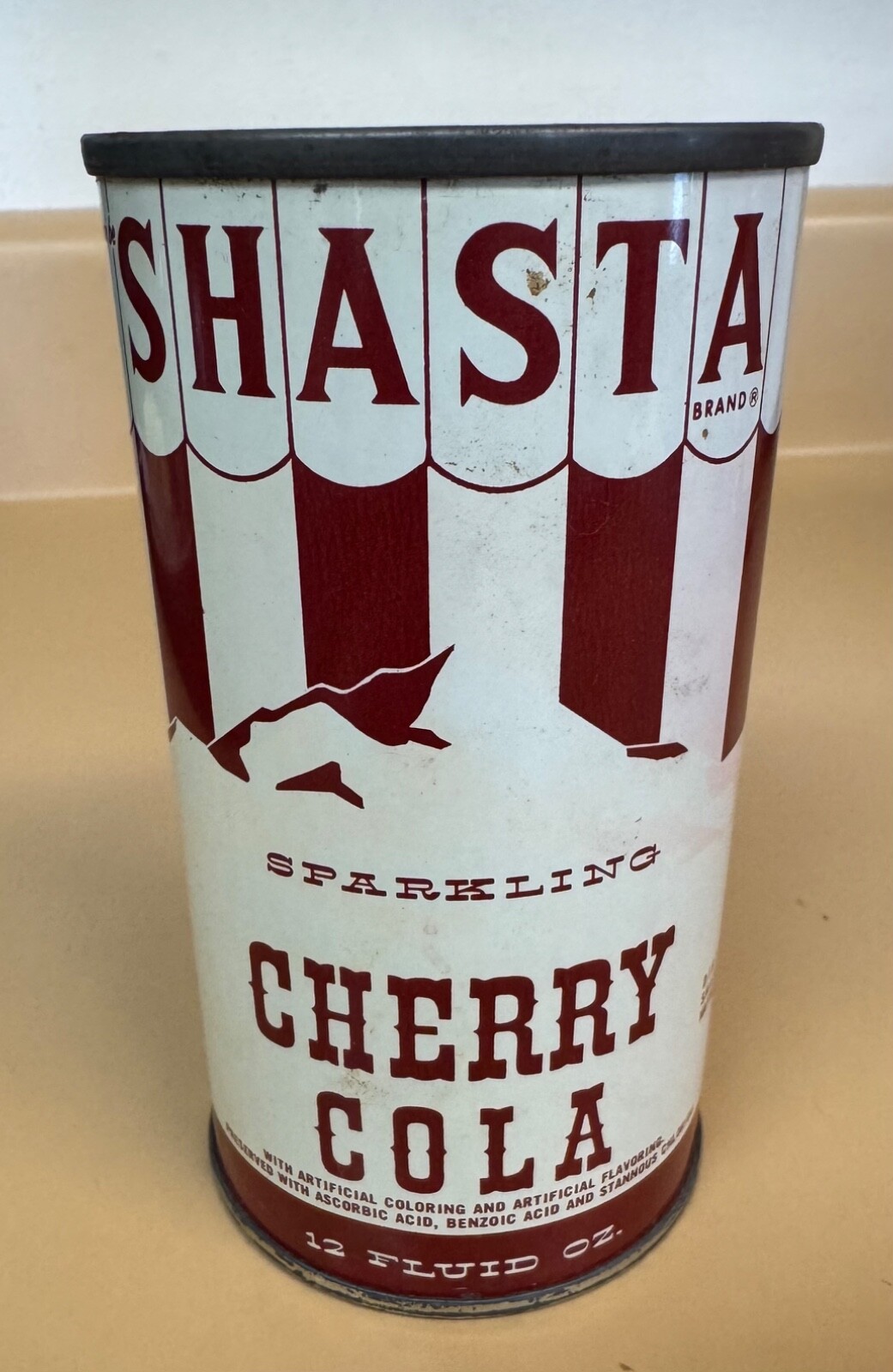 Shasta Cherry Cola can