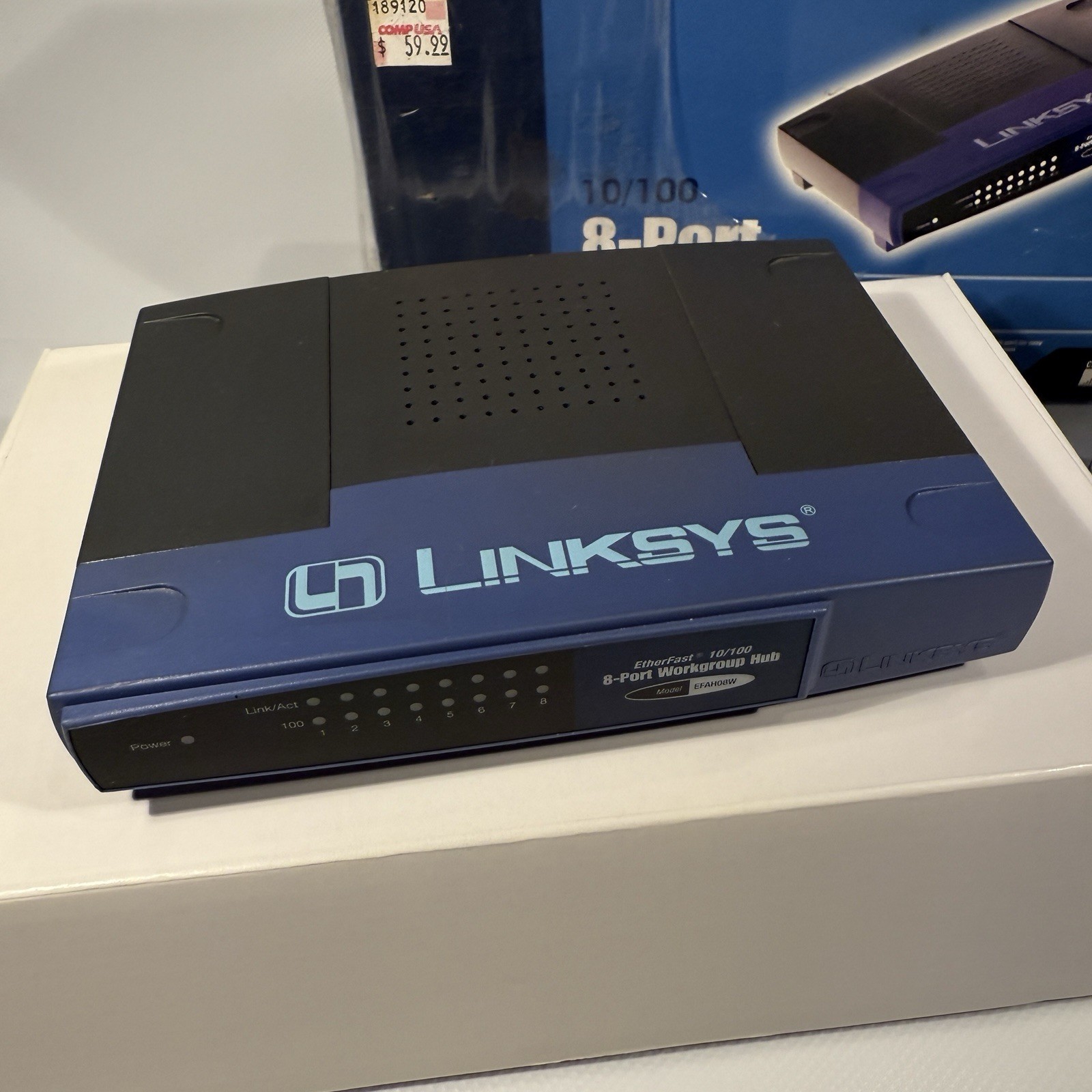 LINKSYS 8 PORT WORK GROUP Ethernet HUB 10/100 - EFAH08W version 3 w/box & guide.