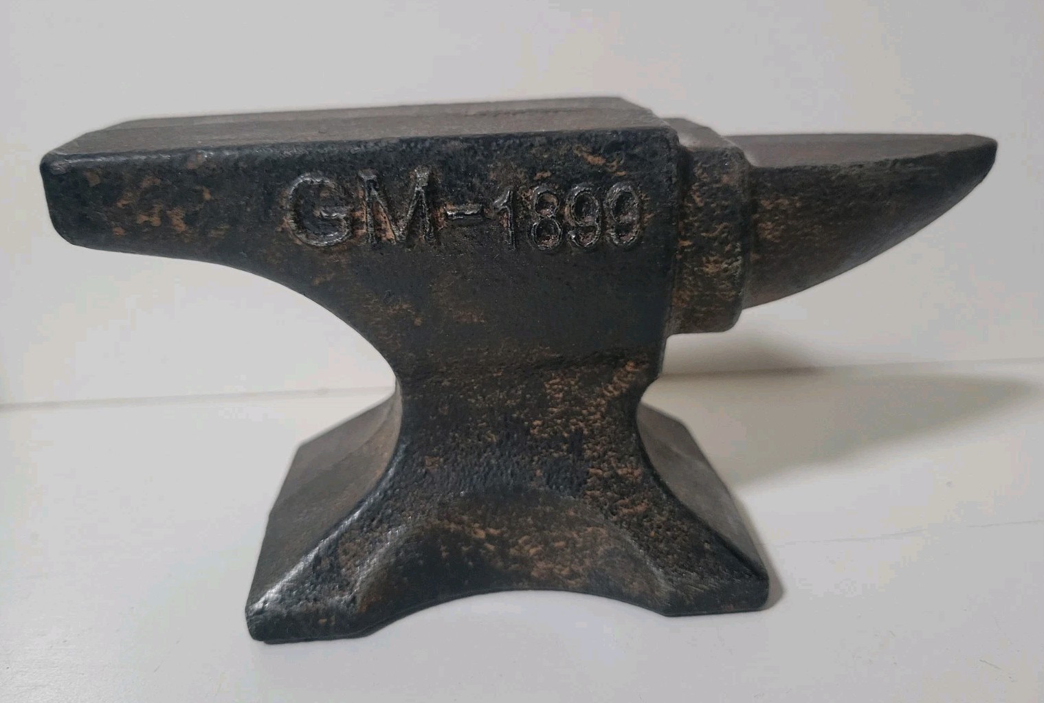 Antique GM 1899 Anvil 4 Lbs. 6 Inch Cast Iron Jewelers Gunsmith Tool