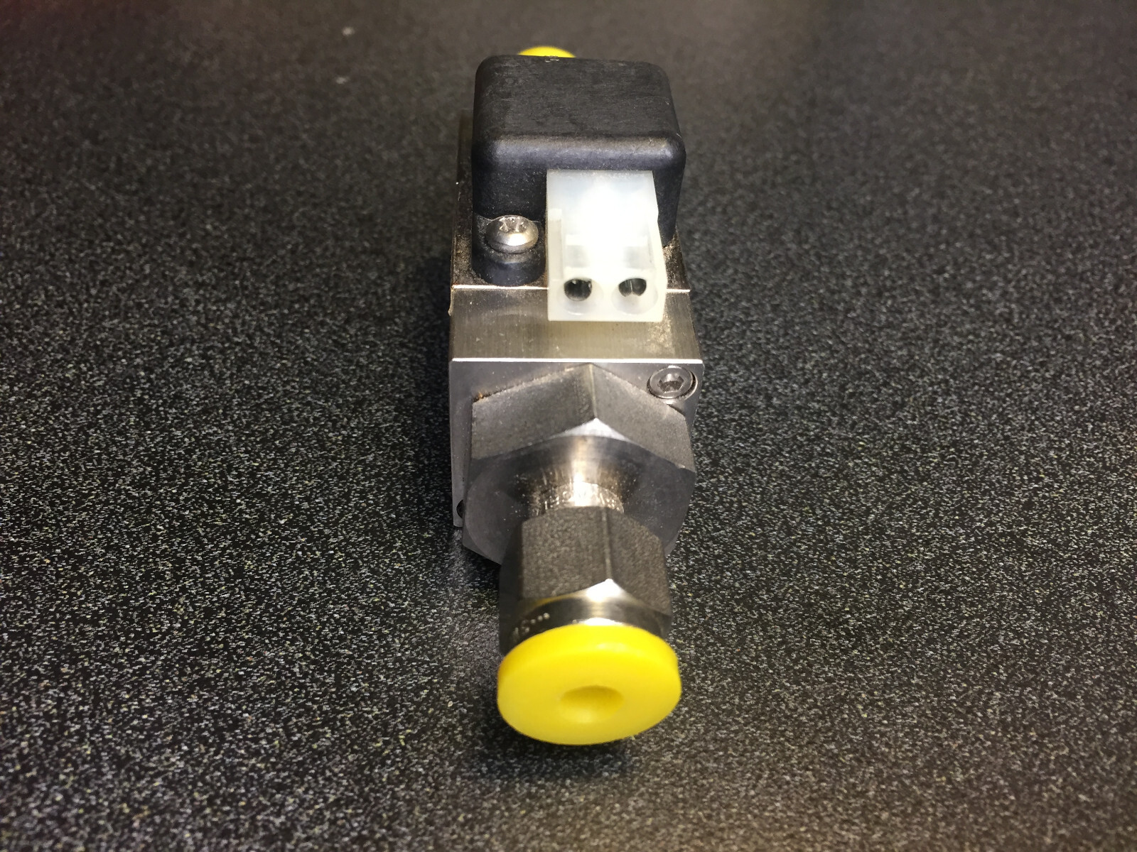 Edwards Datametrics DM20 Solenoid Controlled Variable Orifice Valve W89004302
