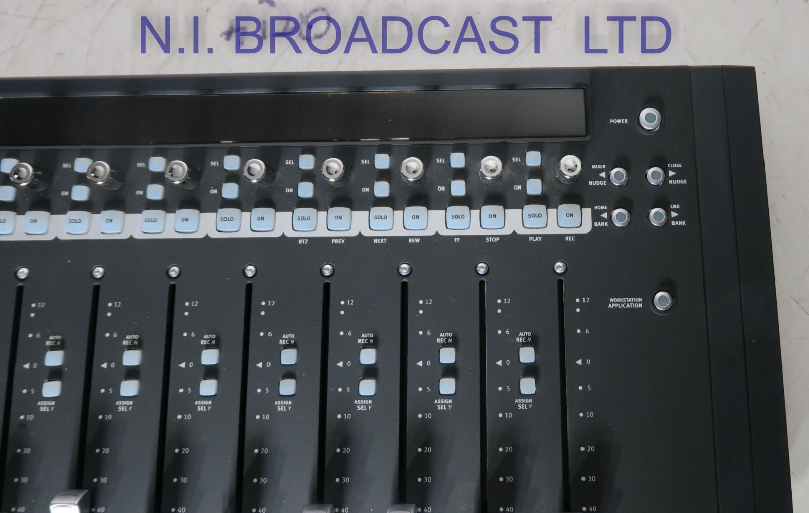 Avid Artist mix  audio panel