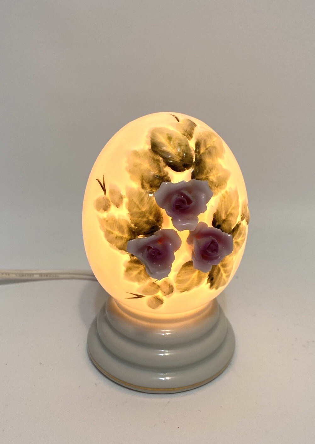 Vintage I.W. Rice Egg Shape Nightlight With Roses Flowers Easter 4 In Tall.