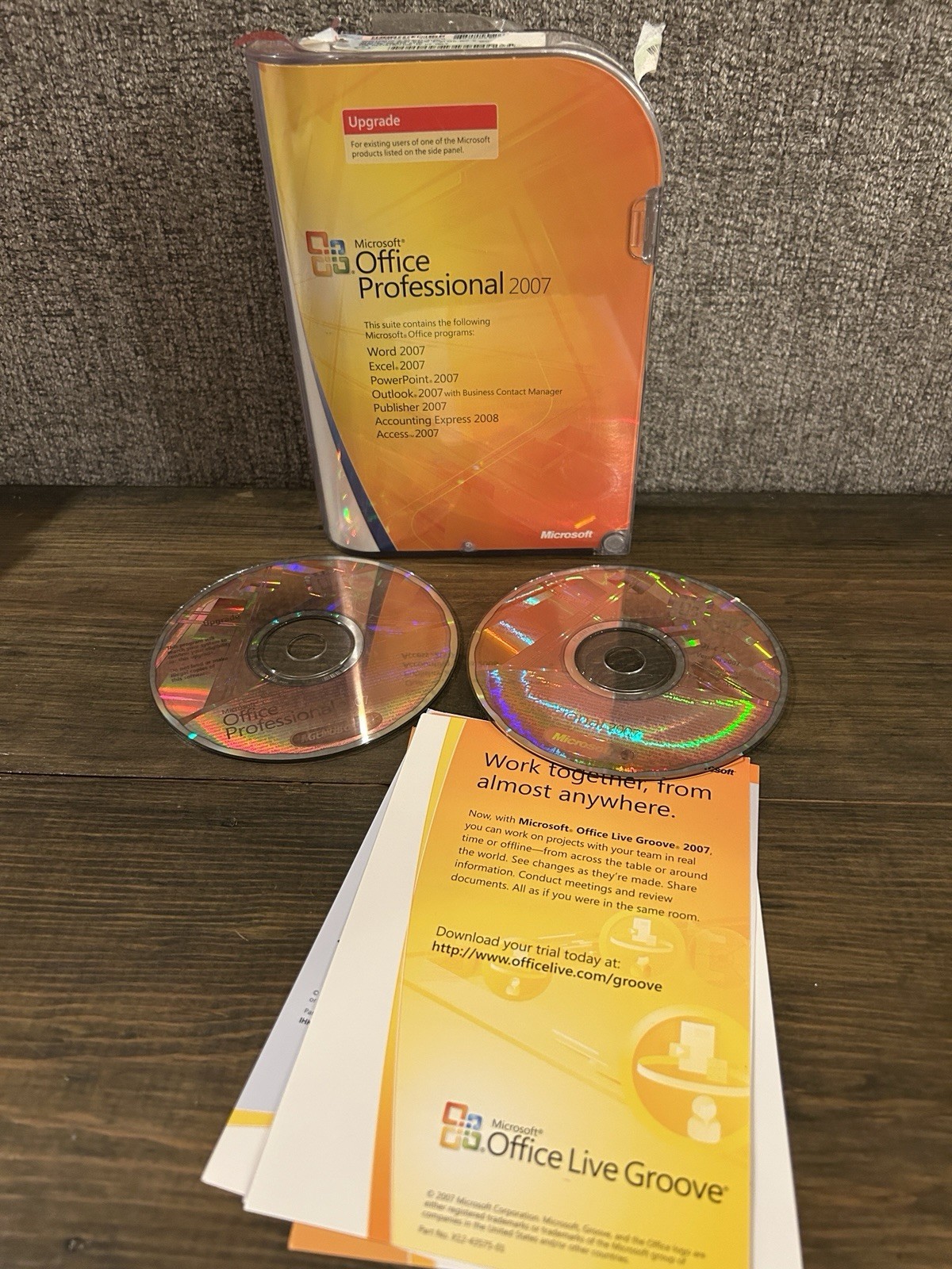 Official Microsoft Office Professional 2007 Upgrade with Product Key!