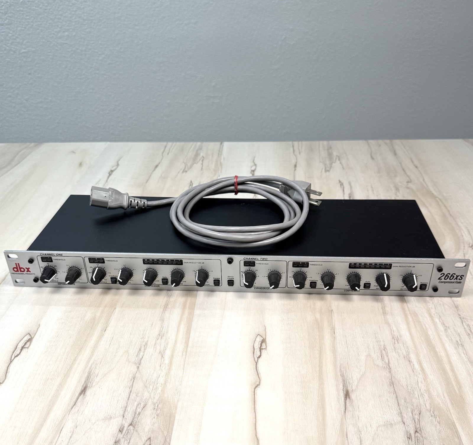 DBX 266xs 2-Channel Professional Audio Compressor/Gate Dynamic Effects Processor