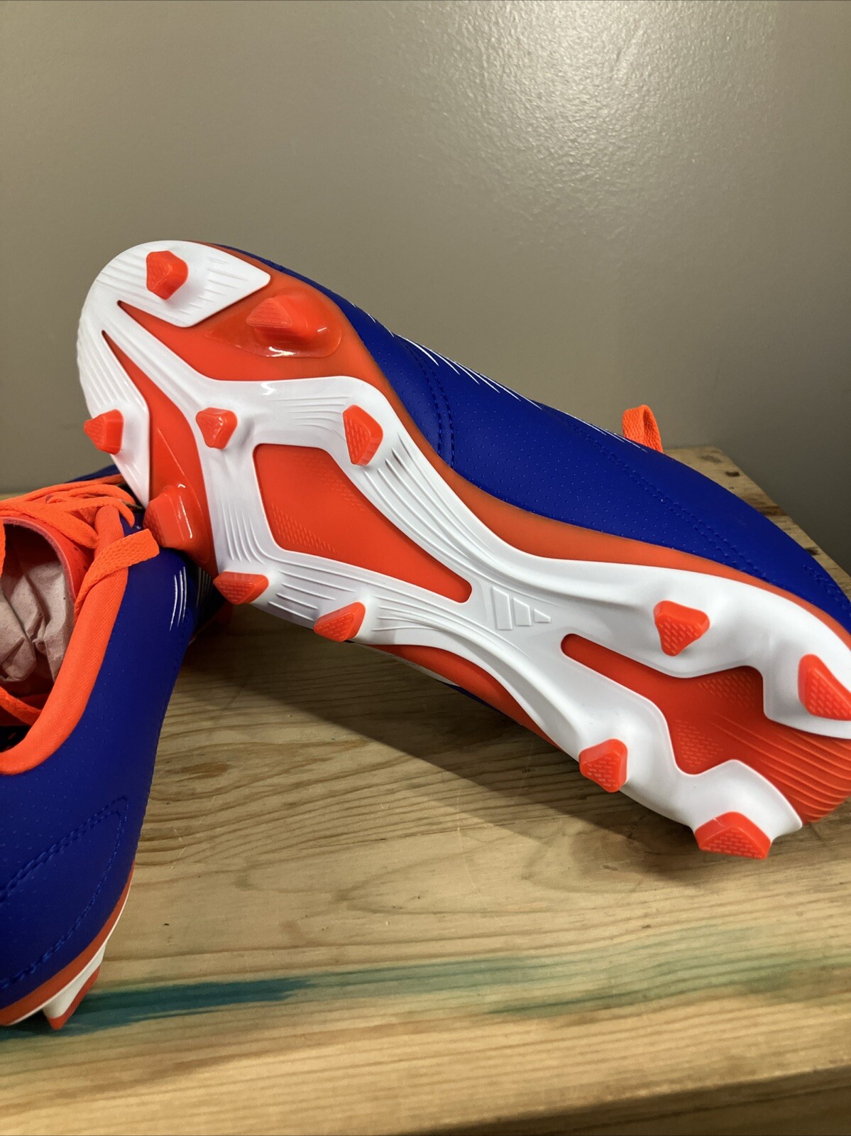 Adidas Predator Club FxG J Size US 5.5 UK 5 Blue And Orange.