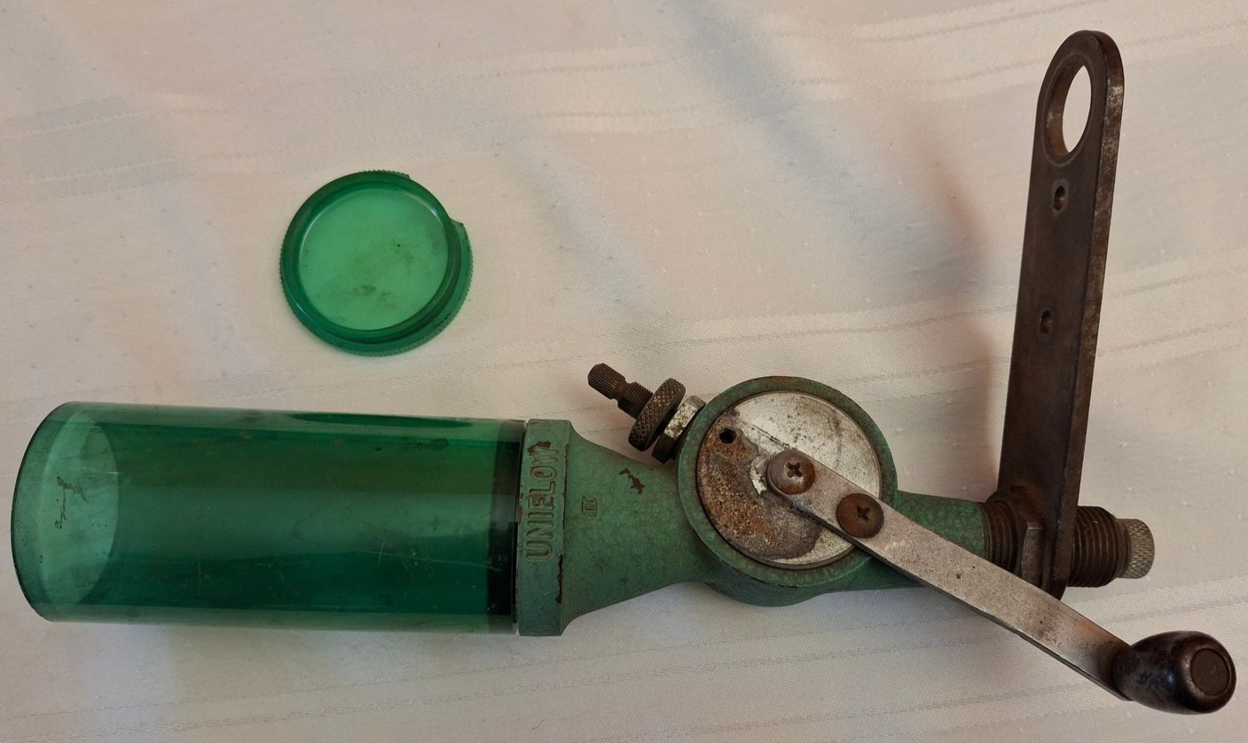 Vintage RCBS Uniflow Powder Measure with Mount Bracket