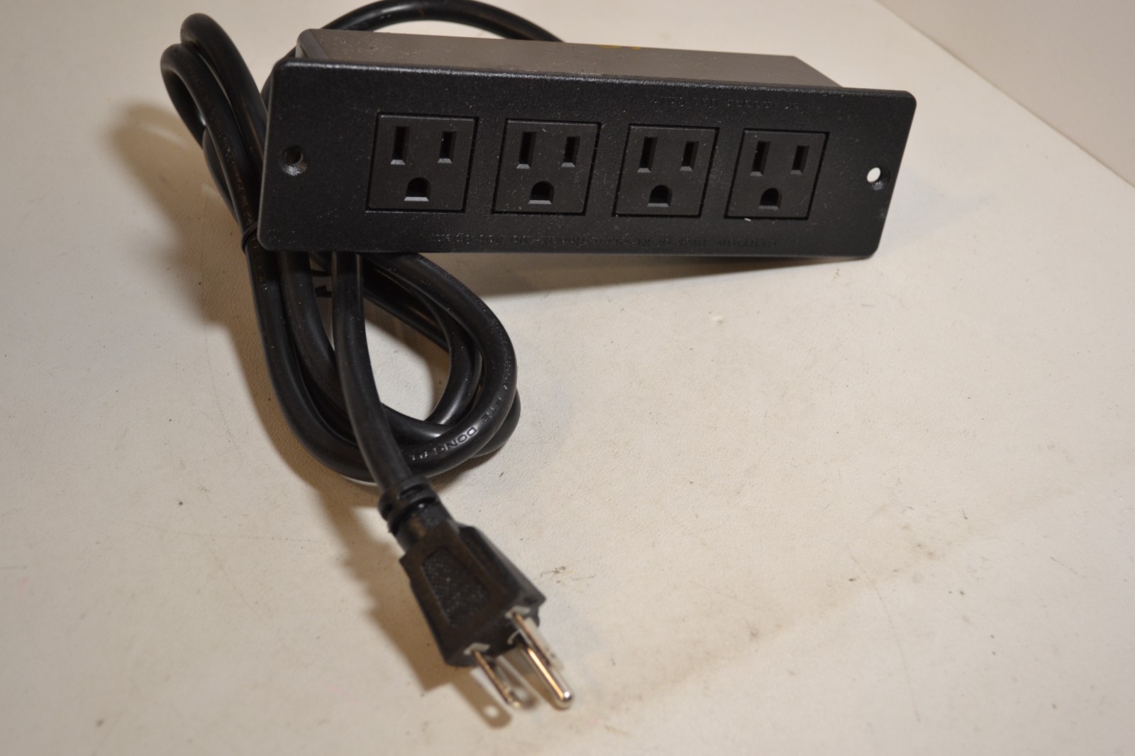 NANFAN Model: NF04-15-00 Furniture Power Distribution Unit