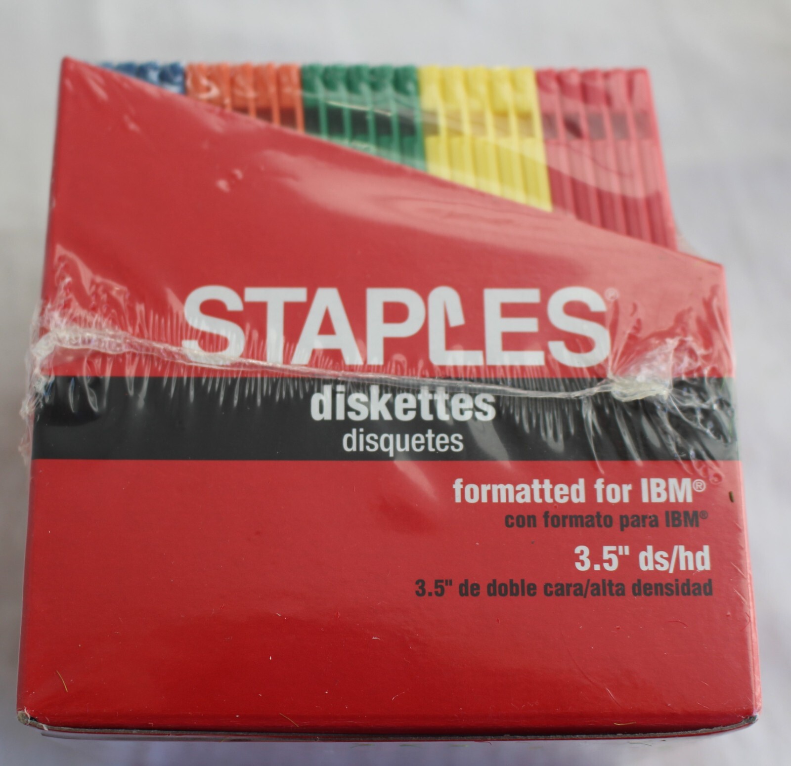 Staples 3.5" Floppy Disks Diskettes 25 Pack Multi-Colored Pack Formatted for IBM