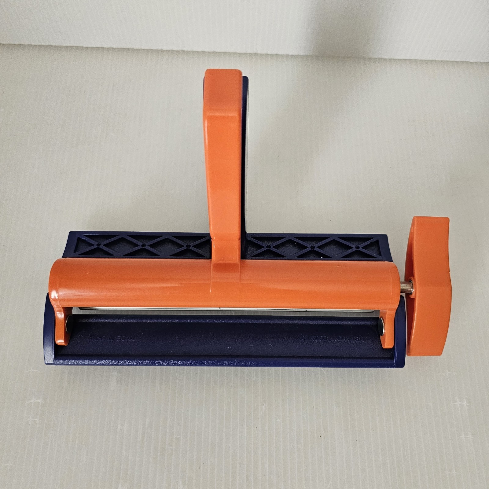 Fiskars Straight Edge Paper Crimper Tool 6.5" Corrugated Roller