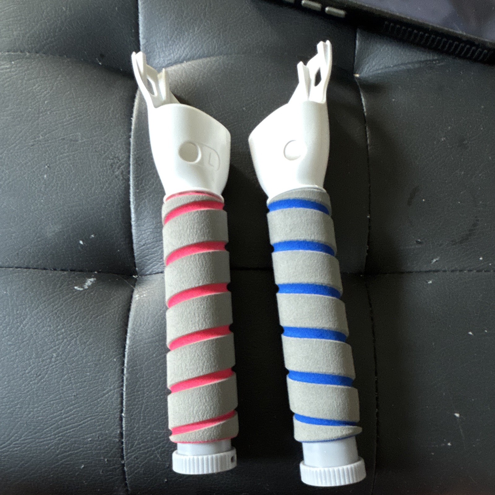 Meta Quest 2 Controller Grip Covers w/ Wrist Straps, Red & Blue