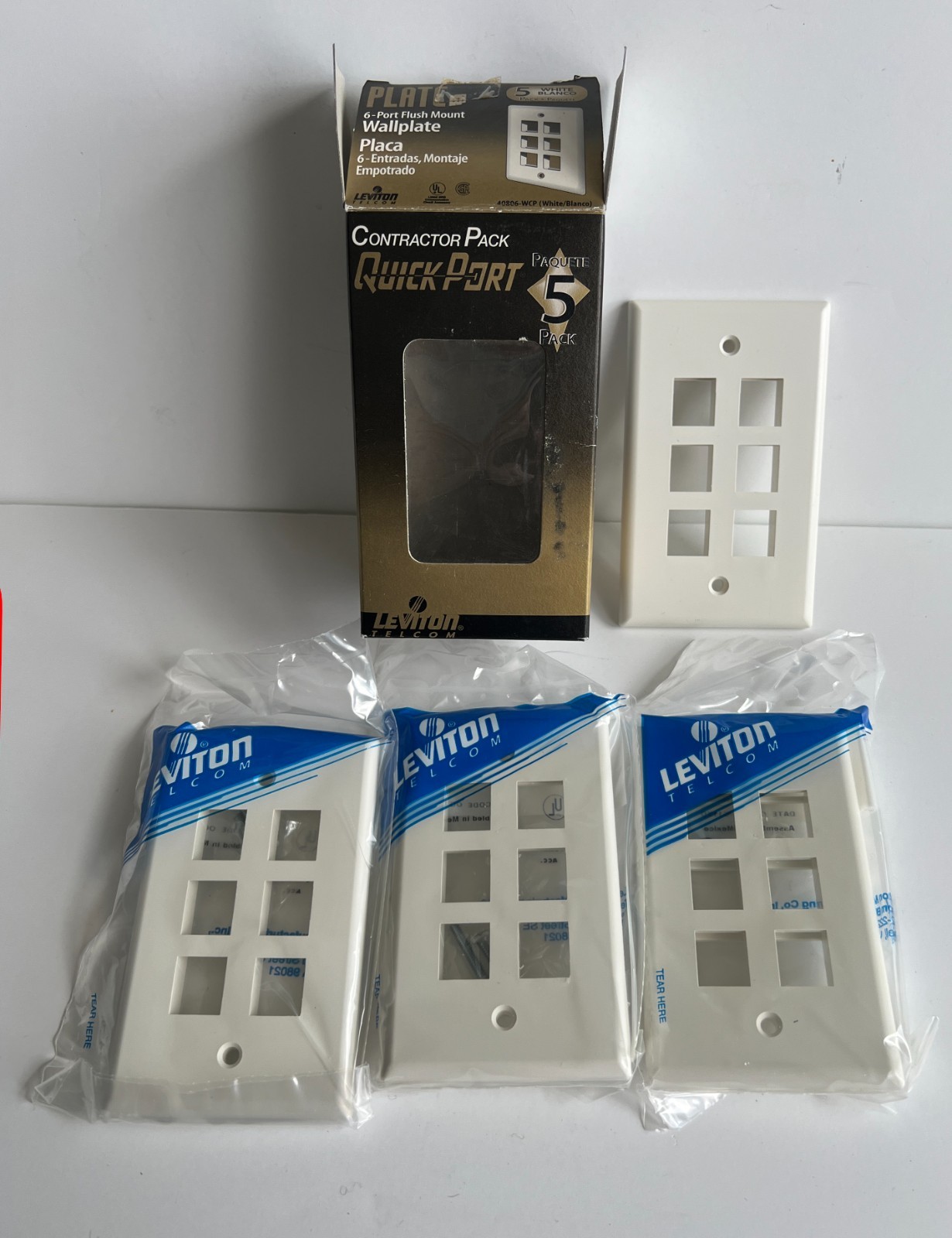 Leviton Contractor Pack Quick Port / 6 Port 4 Wallplates Flush Mount White