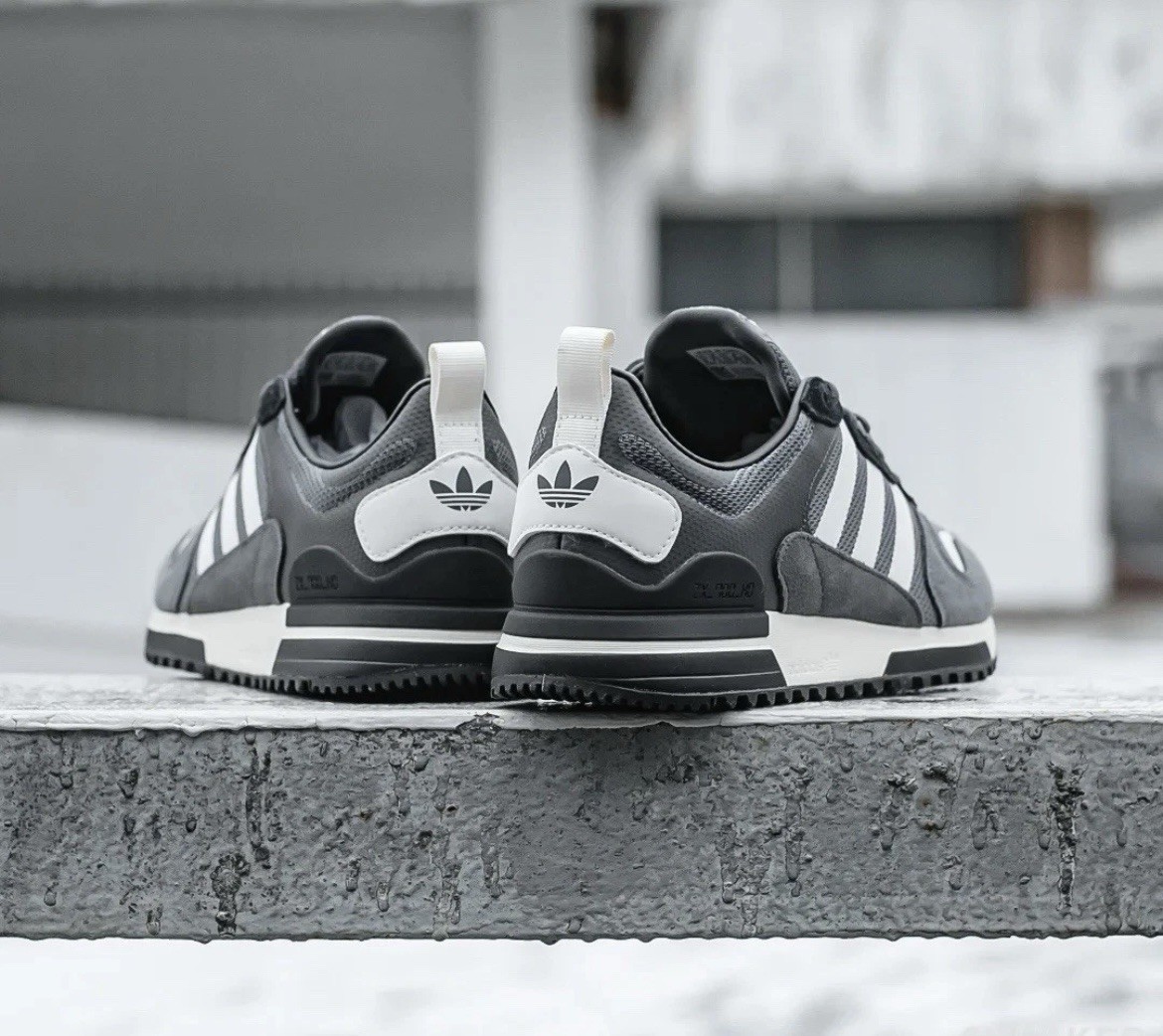 Adidas Original ZX 700 HD Men’s Running Shoe Athletic Sneaker Gray Footwear NEW