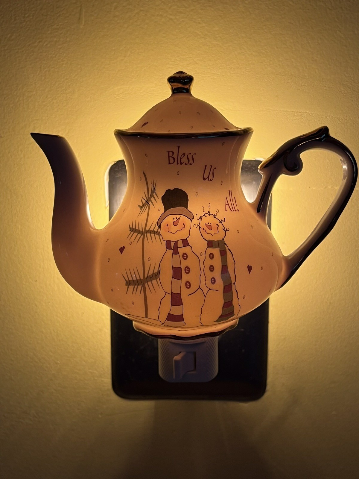 Porcelain Snowman Family Teapot Night Light “Bless Us All”  Trimmed In Gold NEW