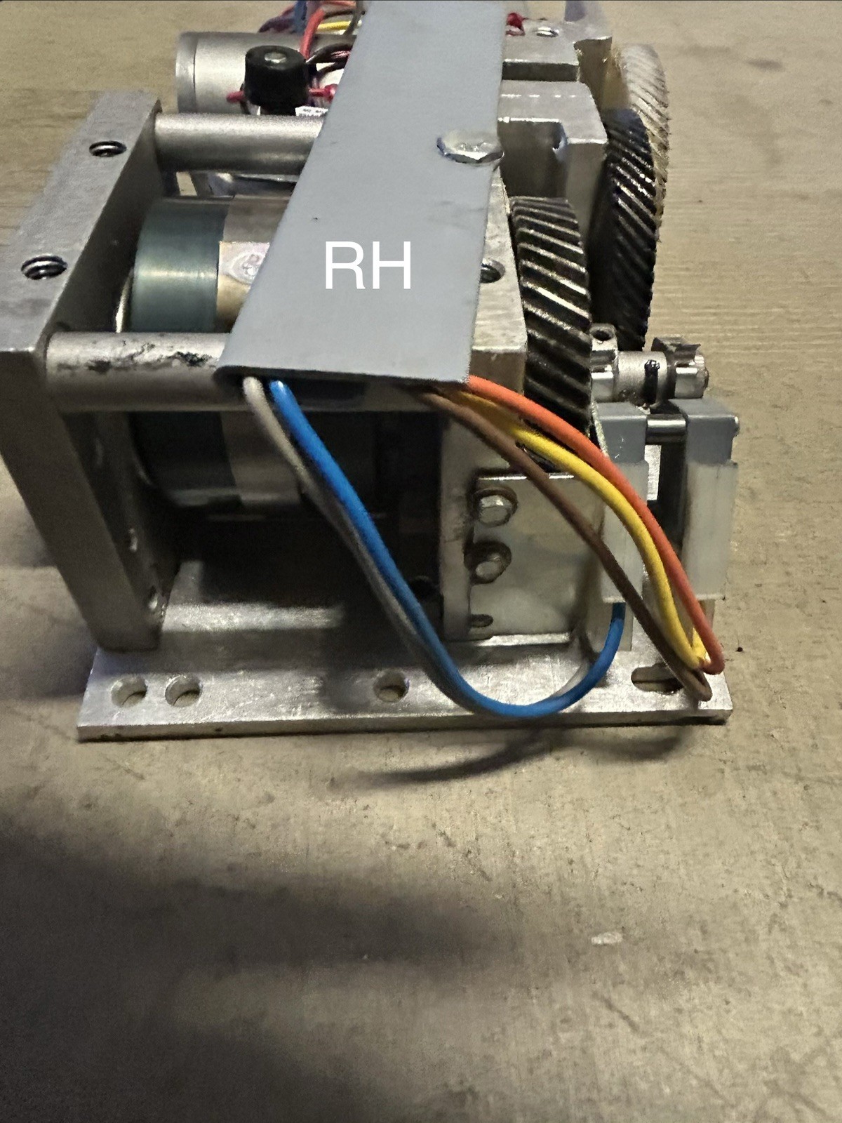 Horton 7100 Easy Access RH Operator 14 Tooth ( LH Available )
