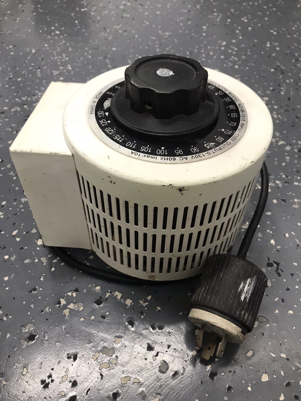 Philmore 48-1310 Variac Transformer 1000W Variable Voltage Regulator