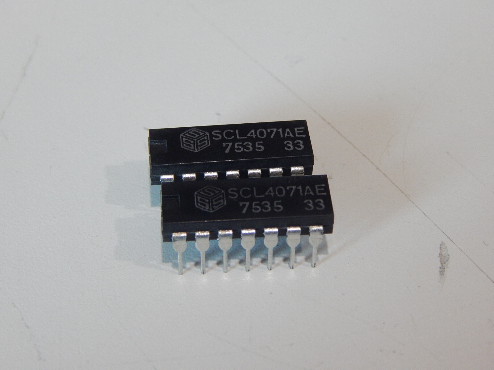 SS SCL4071AE 14 PIN DIP IC - LOT OF 2 IC'S - USA SELLER FAST SHIPPING