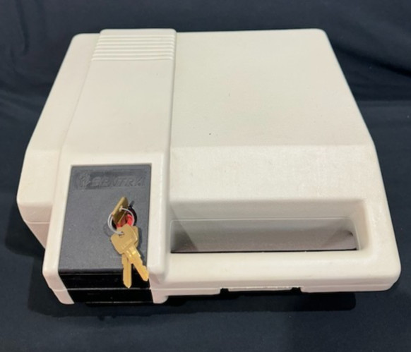 Sentry Safe Fireproof Lock Box Safe #R4132 Interior 10.25" x 7.625" - Lock Issue
