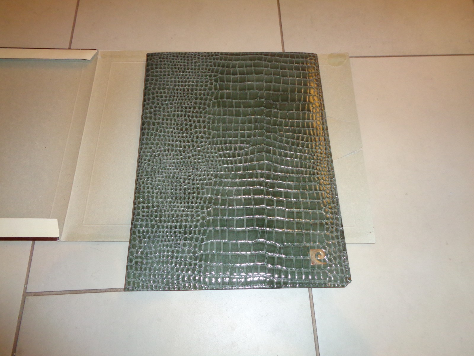 Vintage Bob Hope 1989 Chrysler Classic Pierre Cardin Alligator Folder