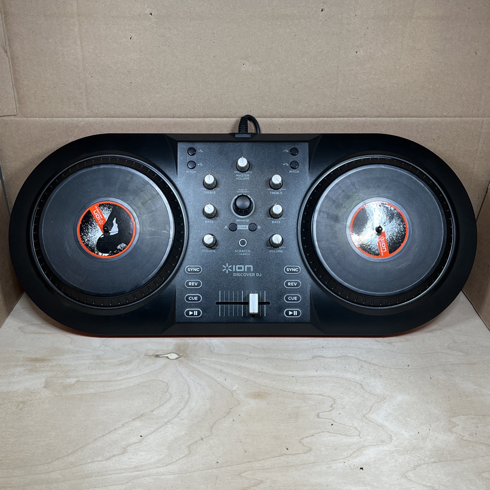 Ion Discover DJ Computer System Dual Turntable USB Controller for Mac PC Working