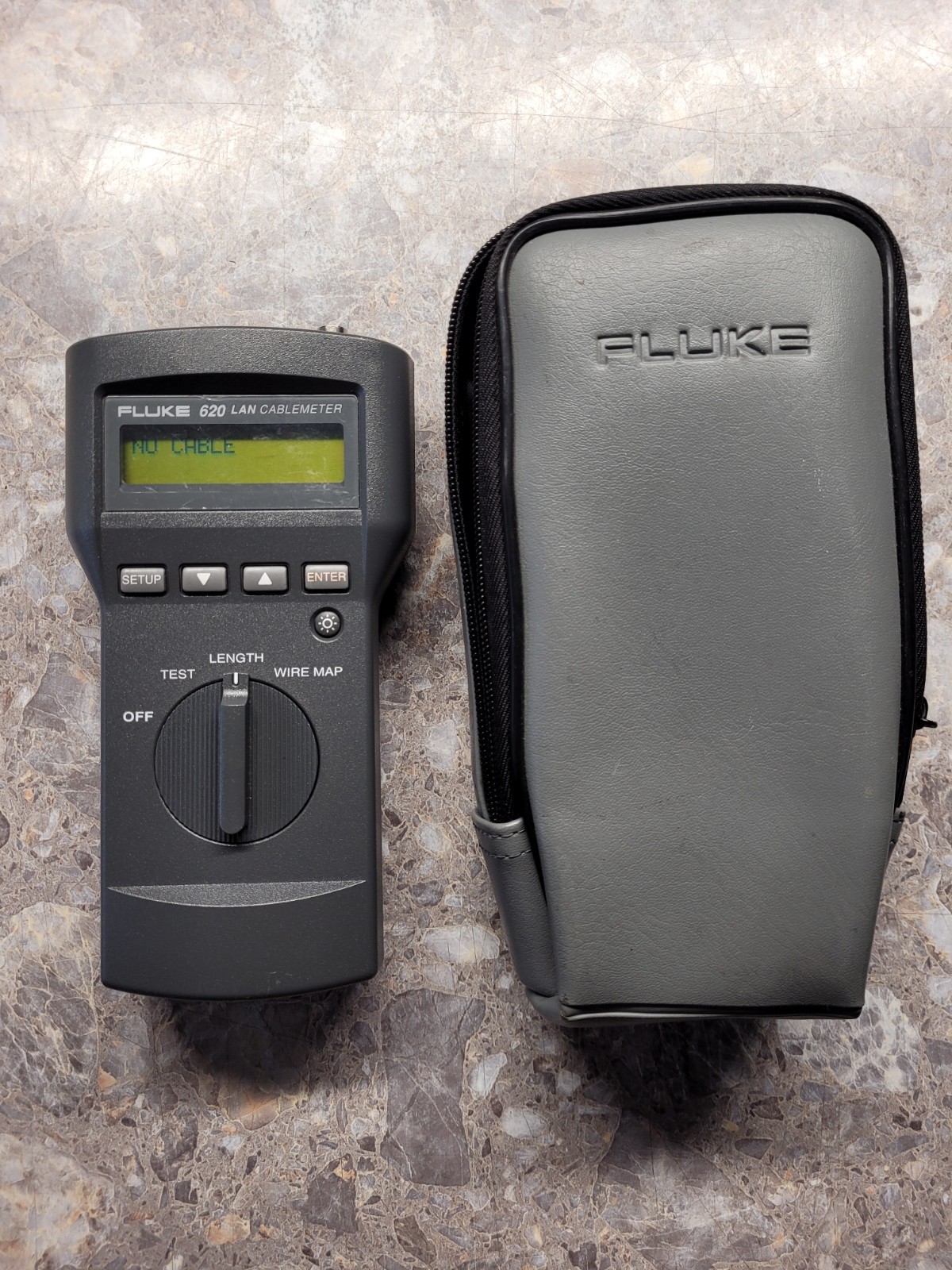 Fluke 620 Gray 1.5V Handheld LCD Display LAN Cablemeter for UTP, FTP, COAX Cable