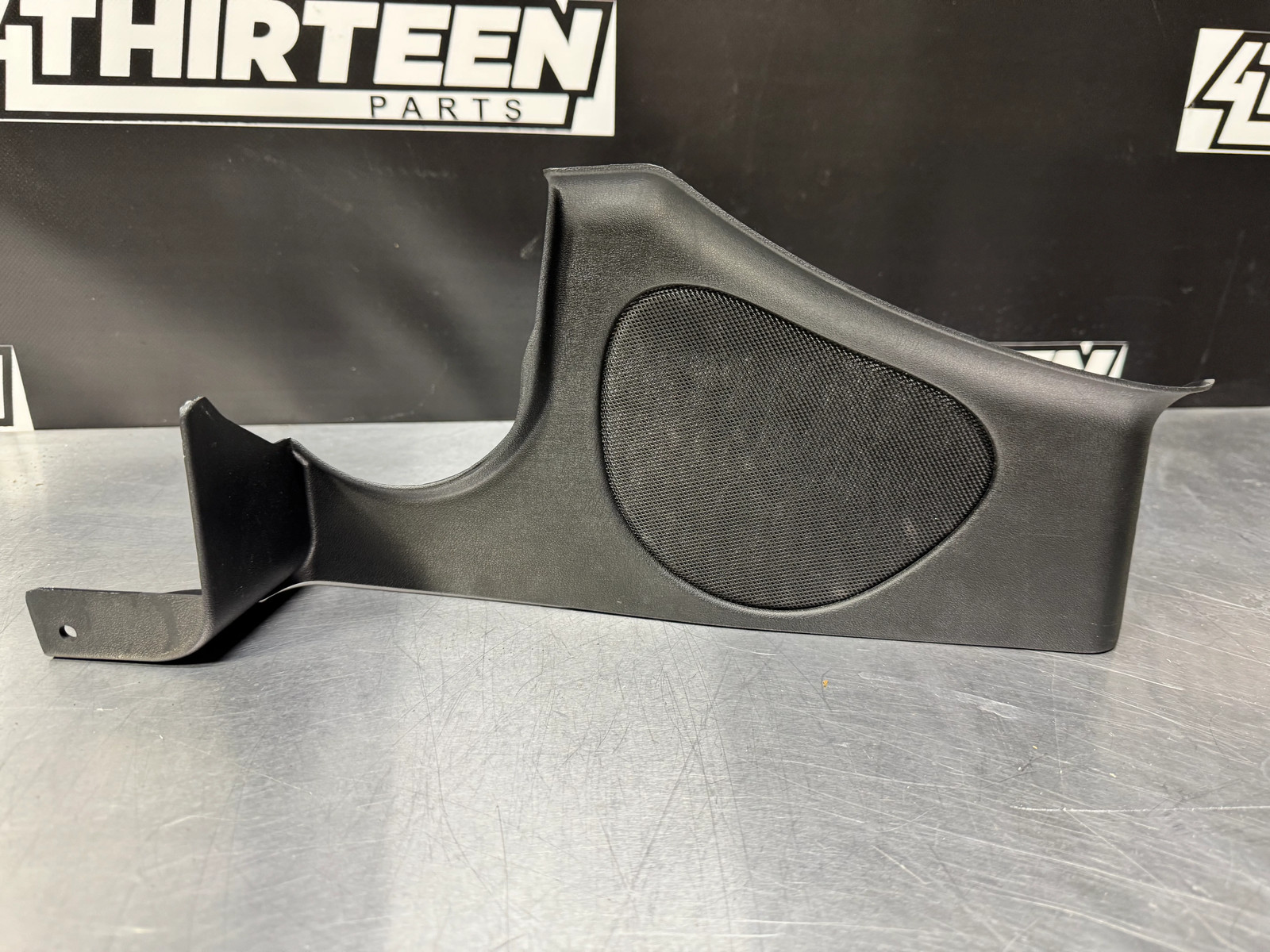 1998-2004 CORVETTE C5 CONVERTIBLE RH REAR SPEAKER TRIM PANEL 10414162 L128