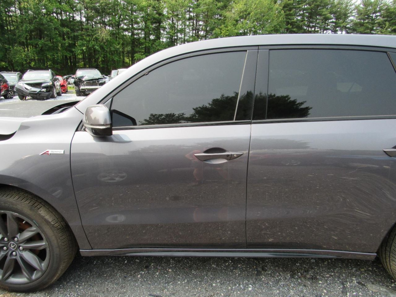 MDX 2019 Glove Box 1050233