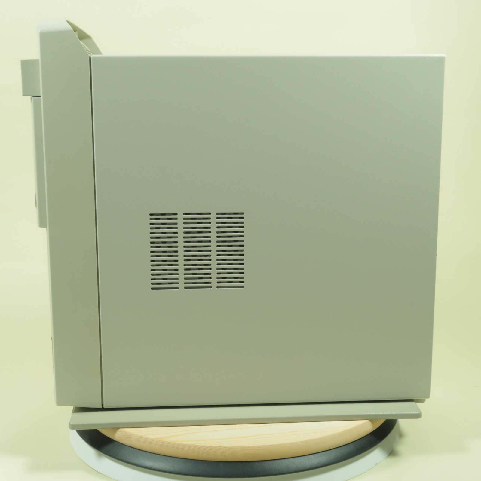 Vintage IBM Aptiva 2168-M62 Computer Tower Case Beige