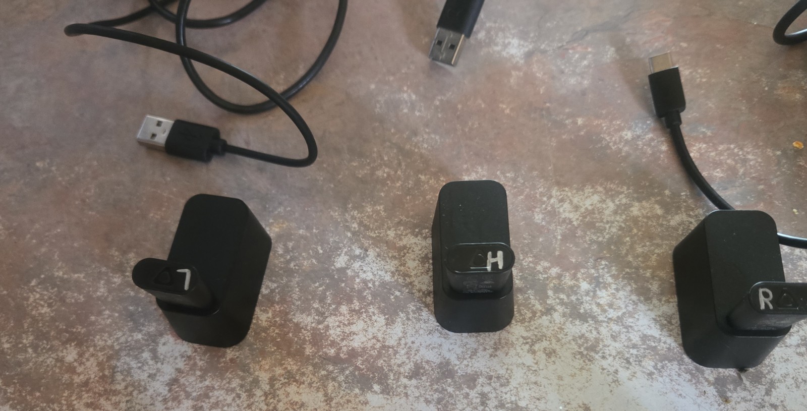 3 HTC Vive 3.0 Tracker Set with 2 Base Stations 1.0 VR, 3 USB Receivers