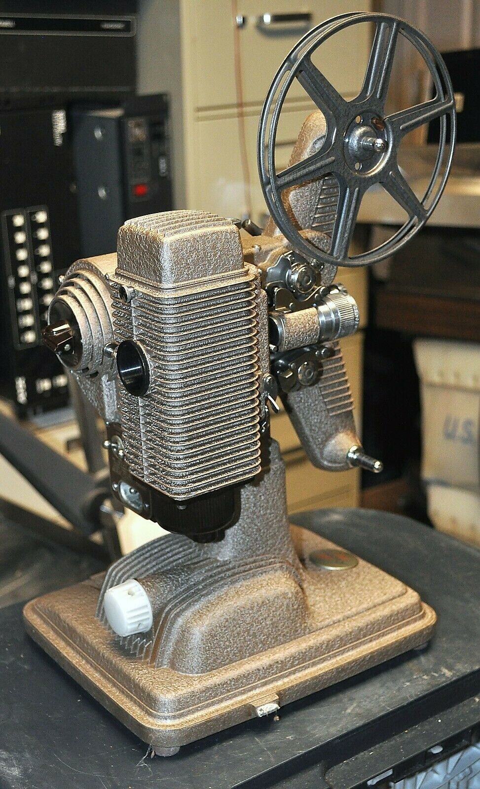REVERE MODEL 85 VINTAGE 8MM MOVIE PROJECTOR IN CASE GOOD COMMERCIAL SURPLUS