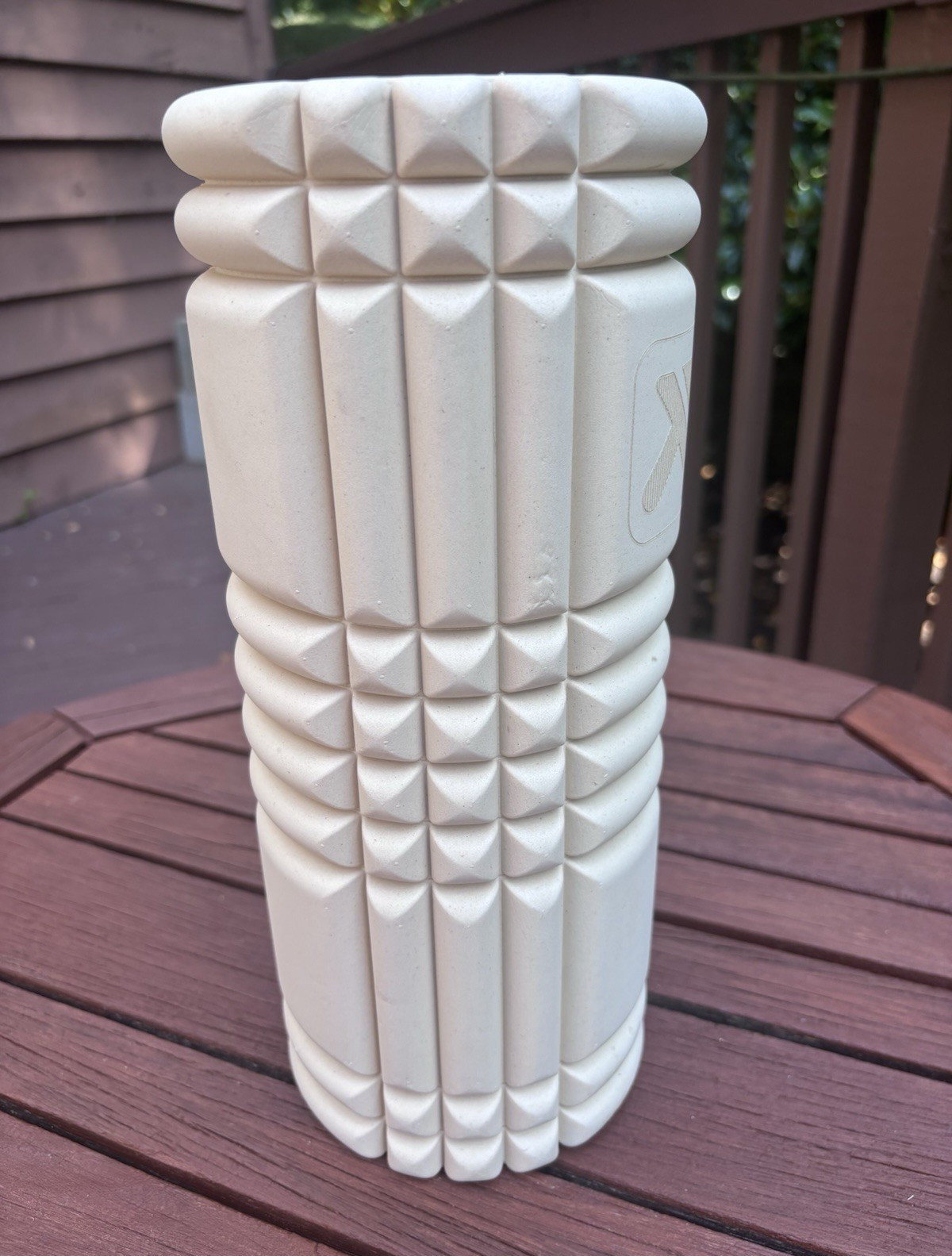 TriggerPoint GRID Foam Roller Massage Recovery Physical Therapy Exercise White