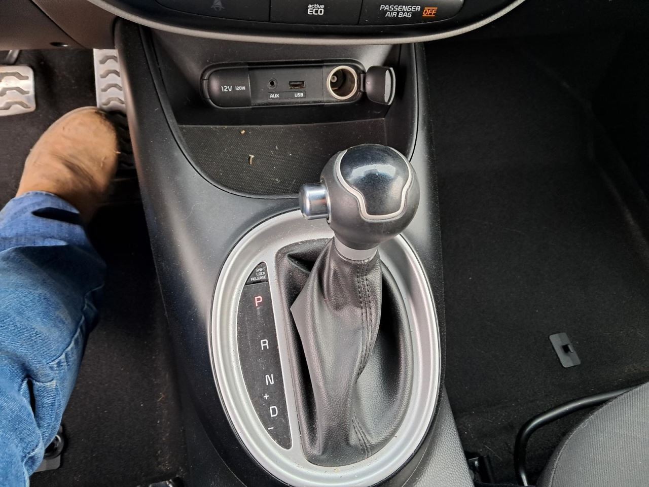 SOUL 2014 Glove Box 4903453